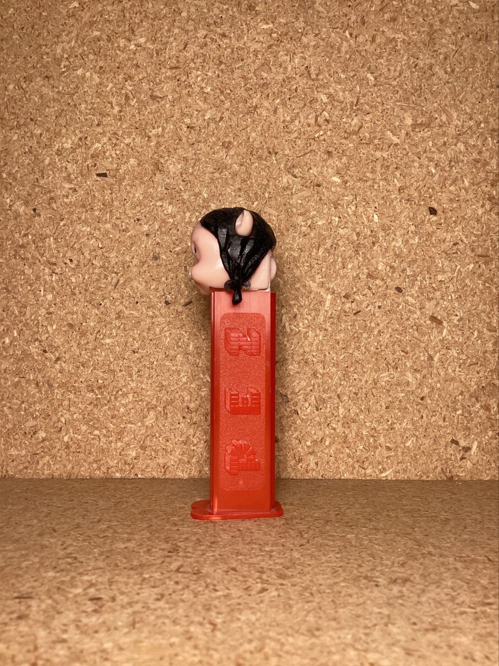 Looney Tunes-Petunia Pig - Looney Toons pez collectible - Main Image 4