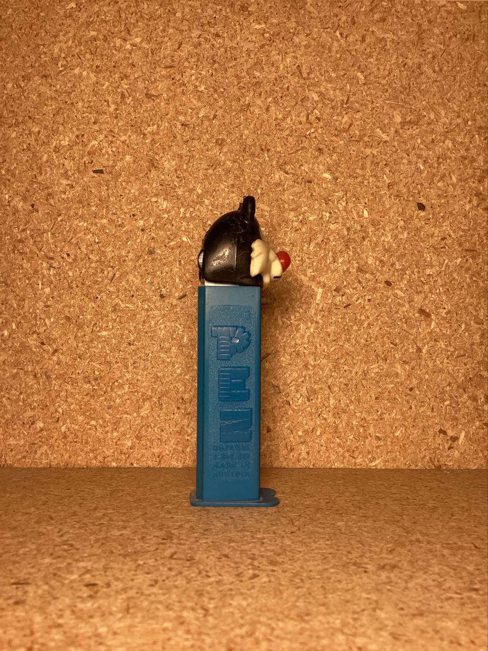 Looney Tunes-Sylvester  A - Looney Toons pez collectible - Main Image 2