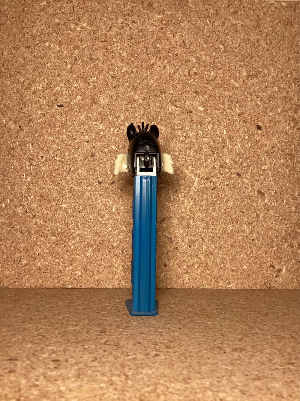 Looney Tunes-Sylvester  A - Looney Toons pez collectible - Main Image 3