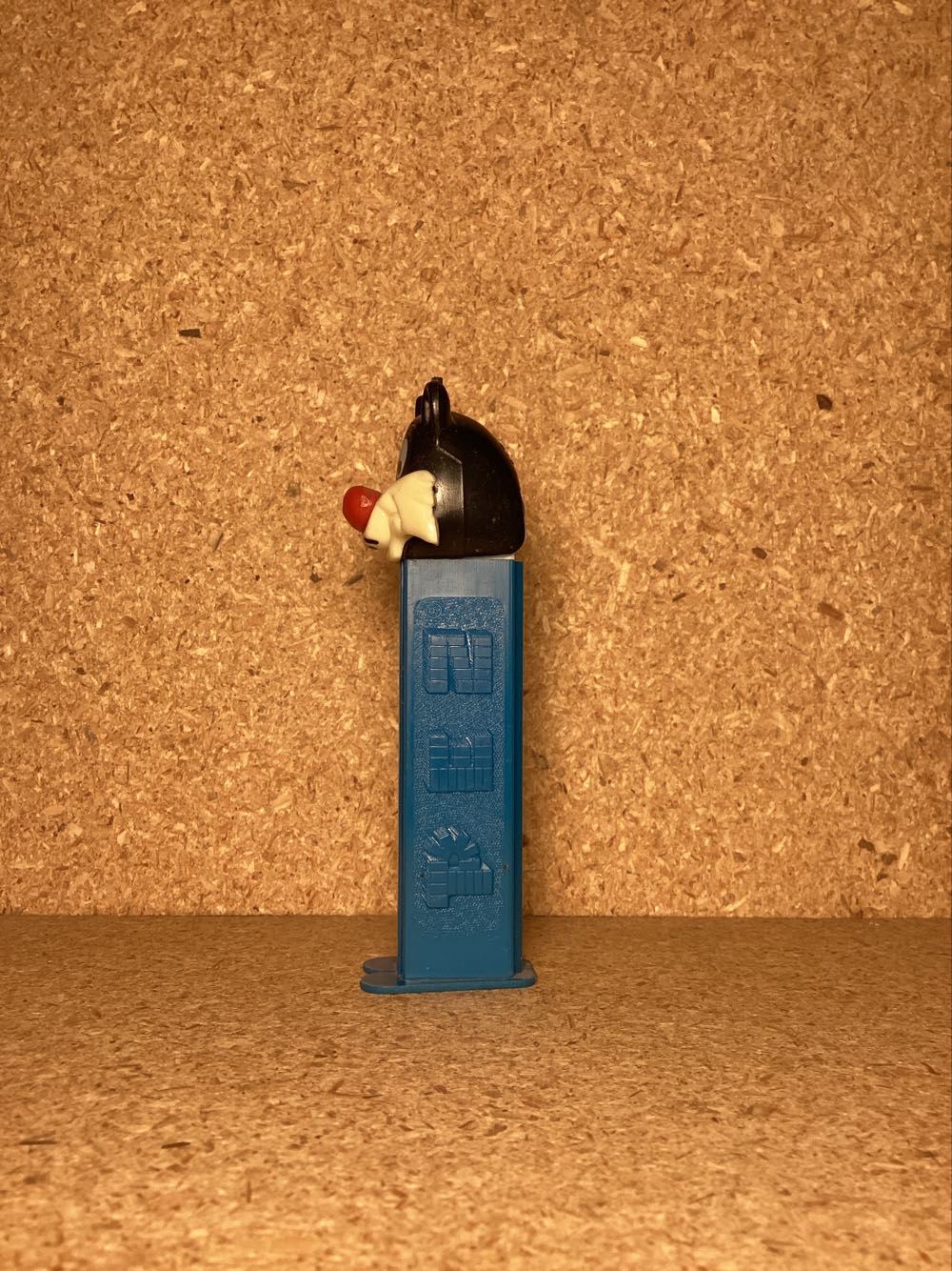 Looney Tunes-Sylvester  A - Looney Toons pez collectible - Main Image 4
