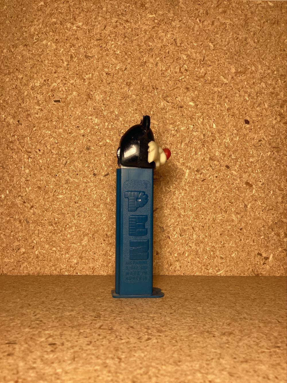 Looney Tunes-Sylvester  A - Looney Toons pez collectible - Main Image 2