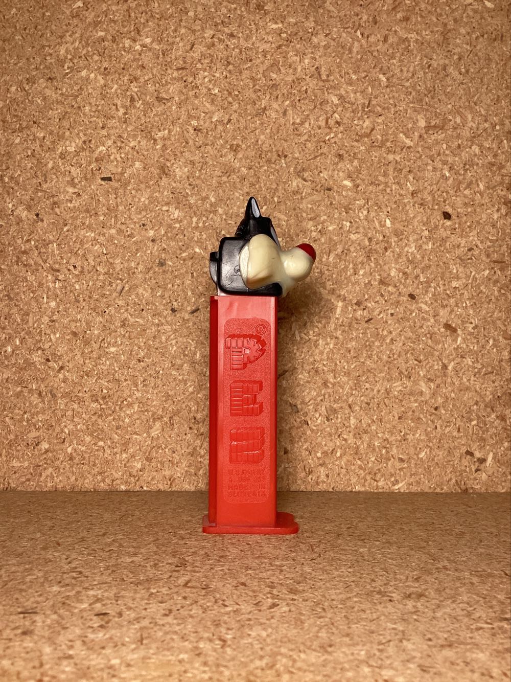 Looney Tunes-Sylvester  C - Looney Toons pez collectible - Main Image 2
