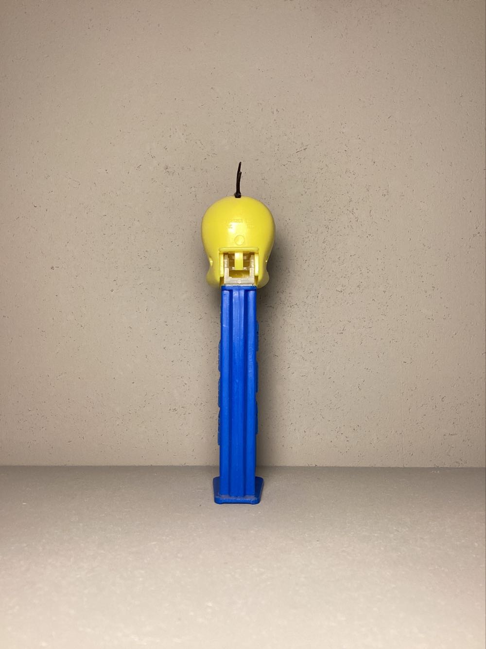 Looney Tunes-Tweety A - Looney Toons pez collectible - Main Image 3