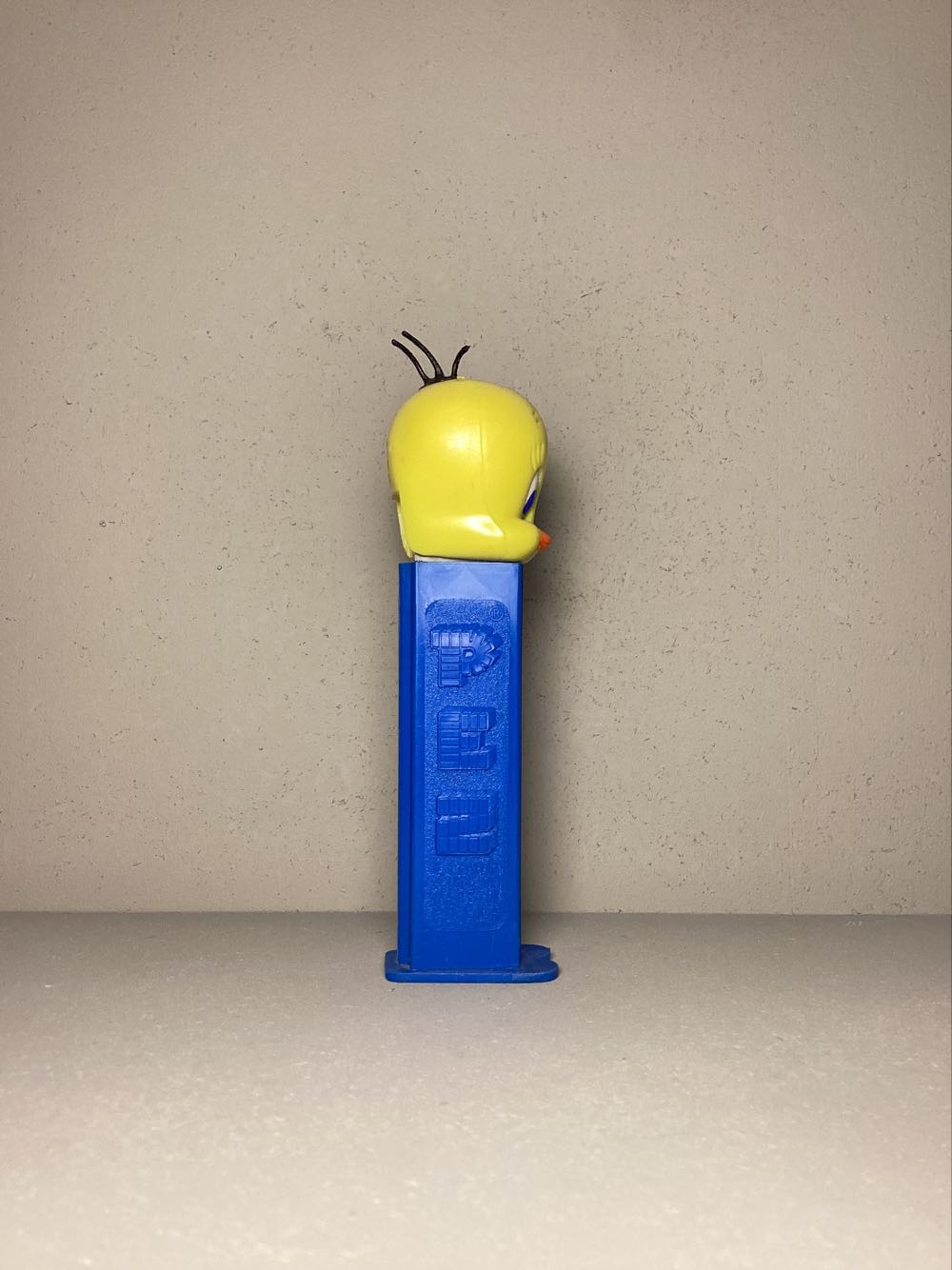 Looney Tunes -Tweety A - Looney Toons pez collectible - Main Image 2