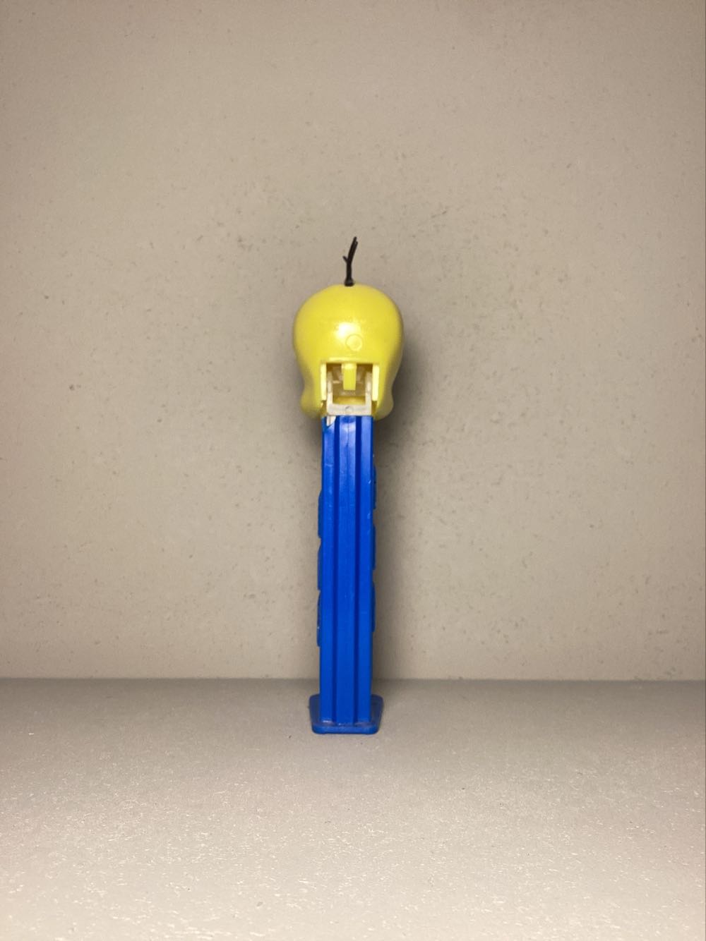 Looney Tunes -Tweety A - Looney Toons pez collectible - Main Image 3
