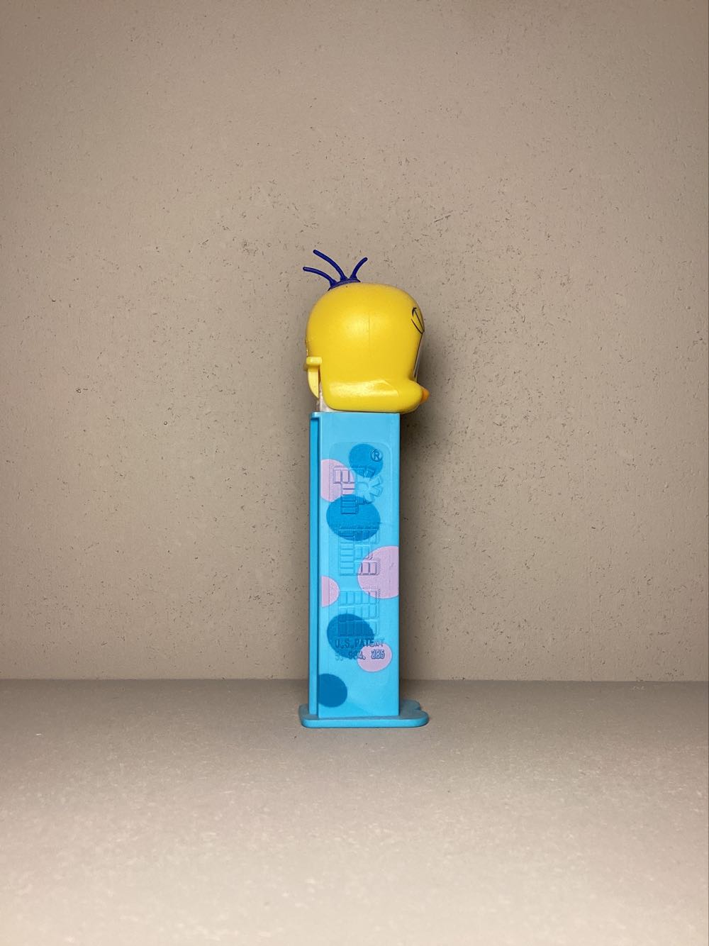 Looney Tunes-Tweety D - Looney Toons pez collectible - Main Image 2