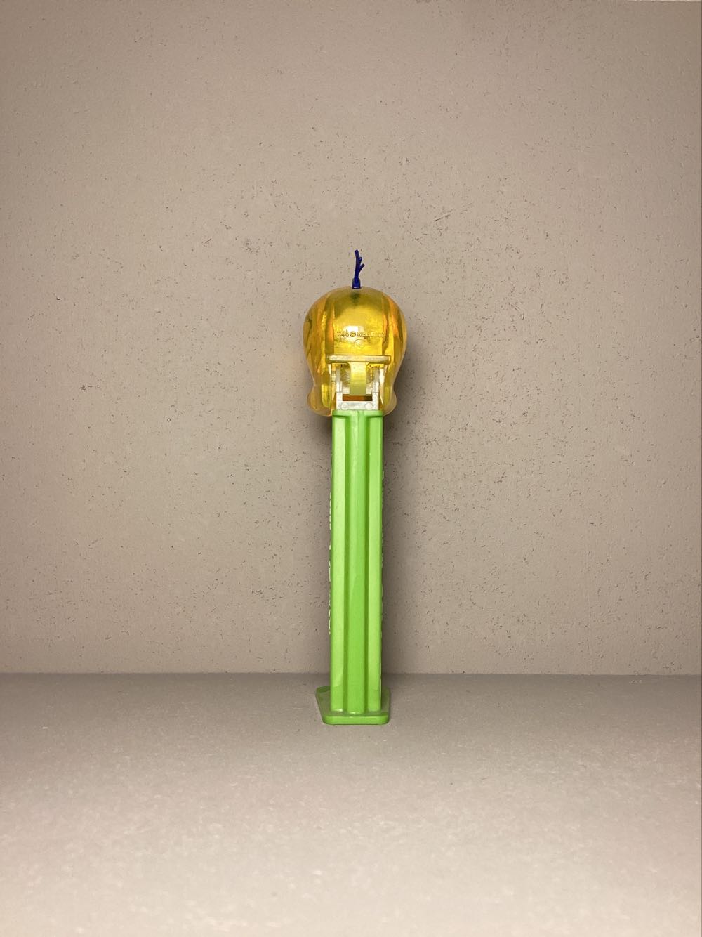 Looney Tunes-Tweety D - Looney Toons pez collectible - Main Image 3