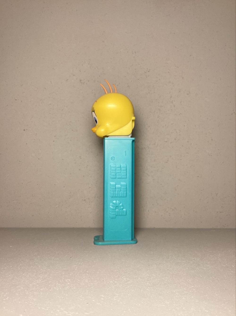 Looney Tunes-Tweety E - Looney Toons pez collectible - Main Image 4