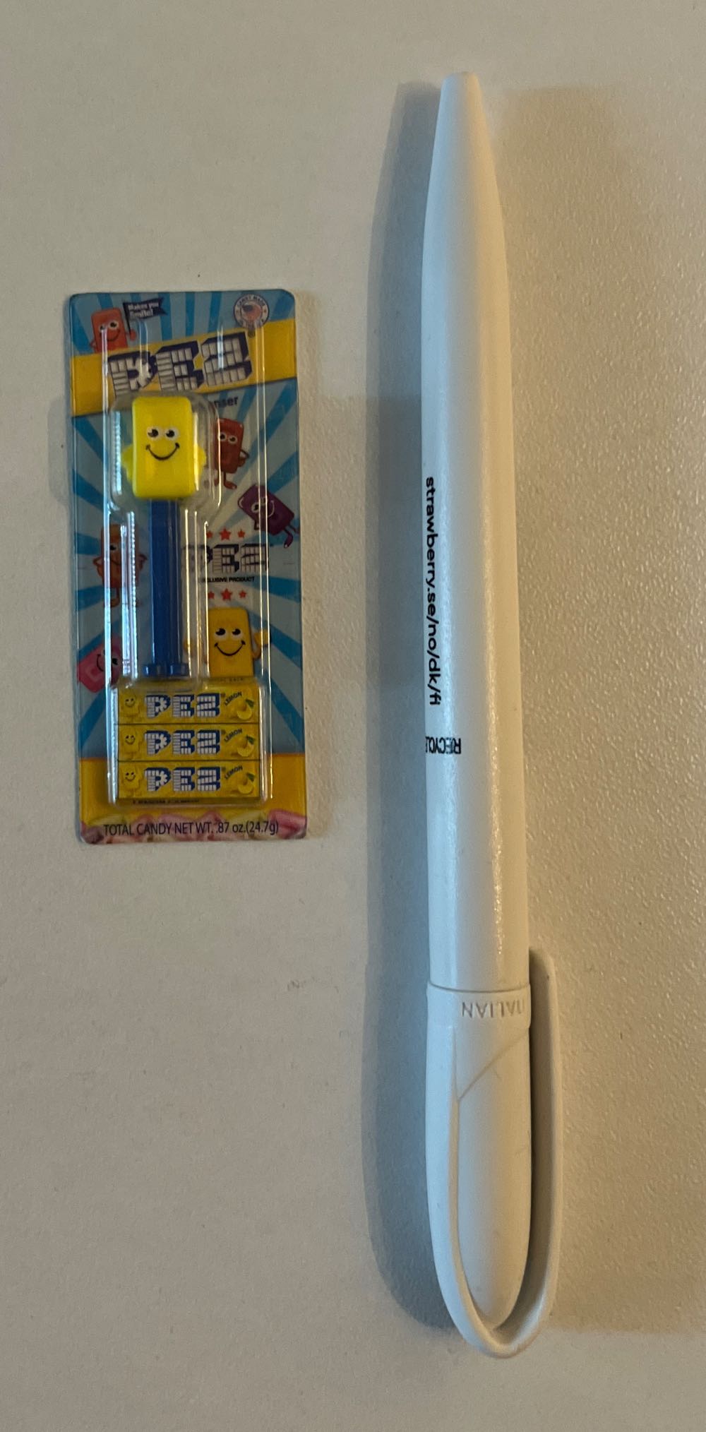 Mini Mini Mascot - Pez Mascot pez collectible - Main Image 2