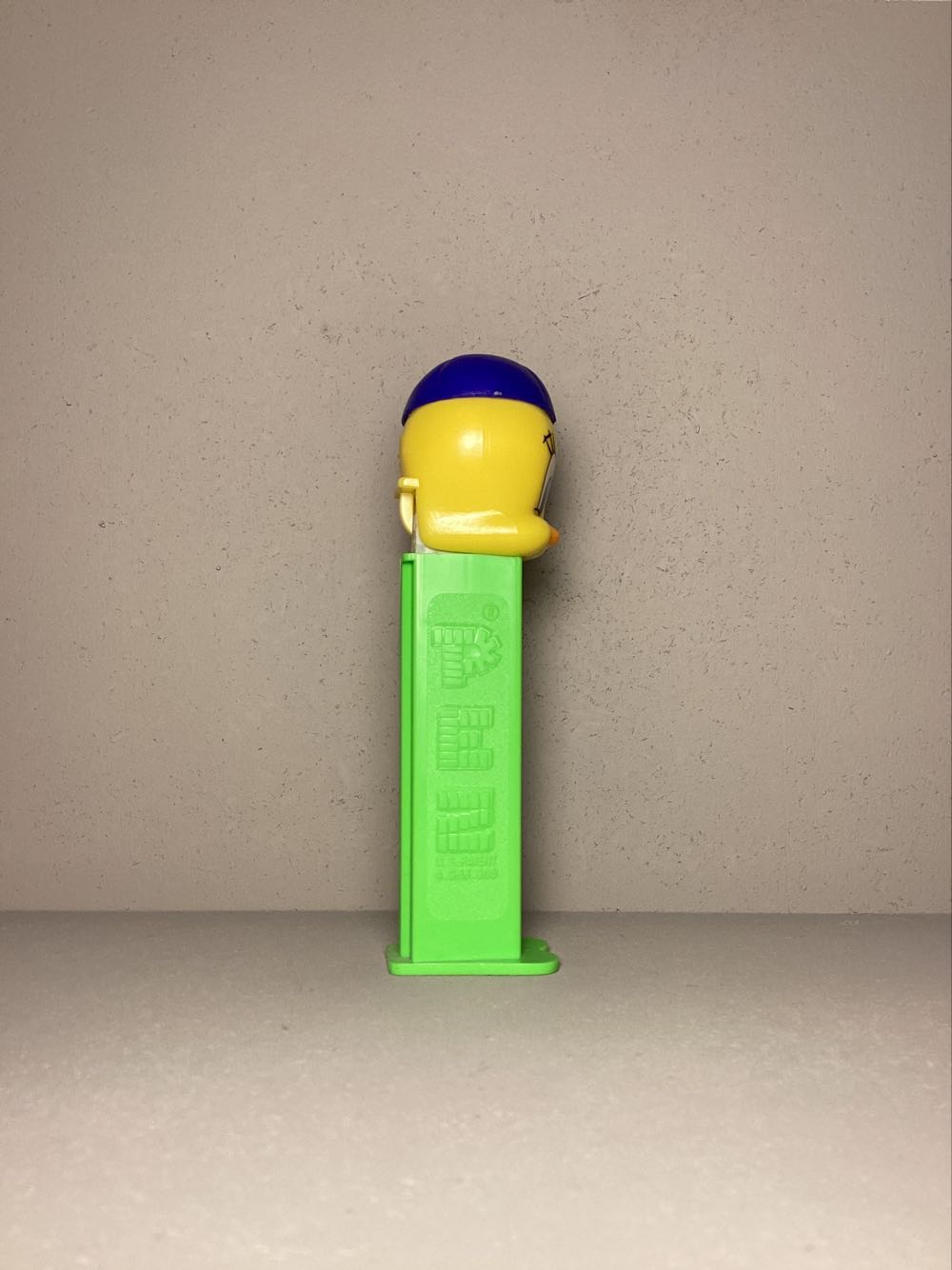 Looney Tunes-Charming Tweety with Baseball Cap - Cool Looney Toons pez collectible - Main Image 2