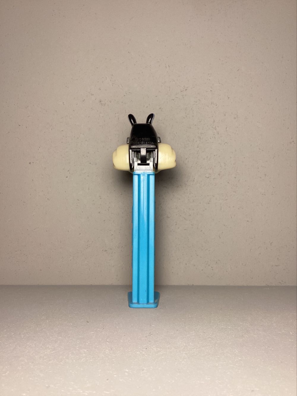 Looney Tunes-Jazzy Sylvester with Sunglasses - Cool Looney Toons pez collectible - Main Image 3