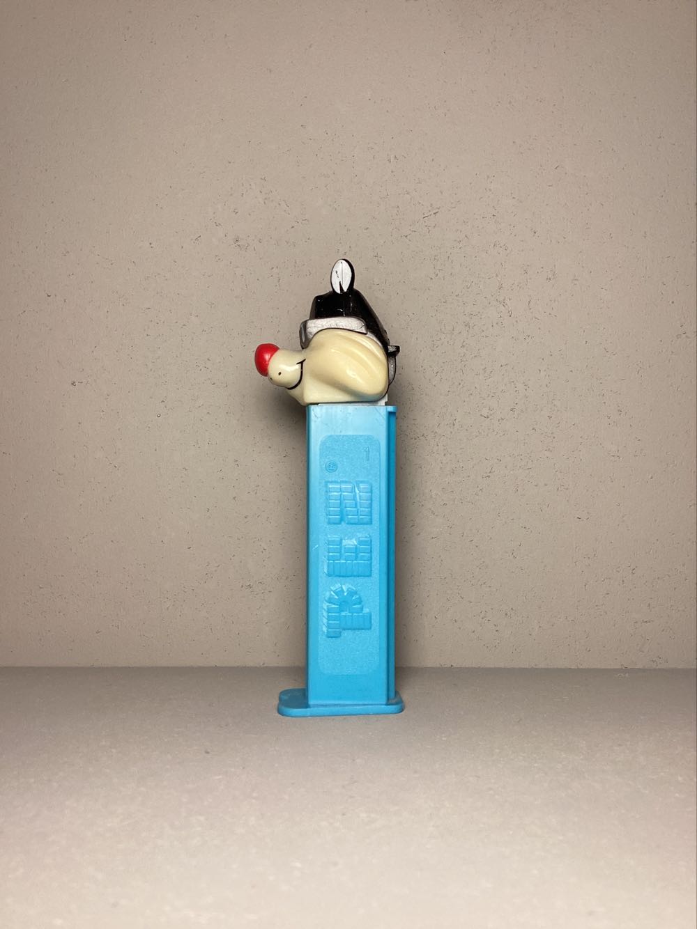 Looney Tunes-Jazzy Sylvester with Sunglasses - Cool Looney Toons pez collectible - Main Image 4