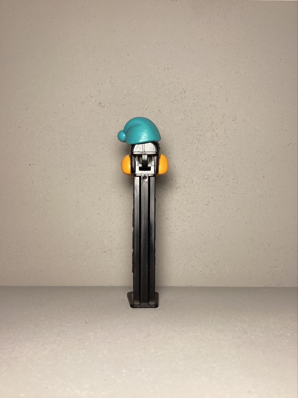 Looney Tunes-Sleepy Daffy with Nightcap - Cool Looney Toons pez collectible - Main Image 3