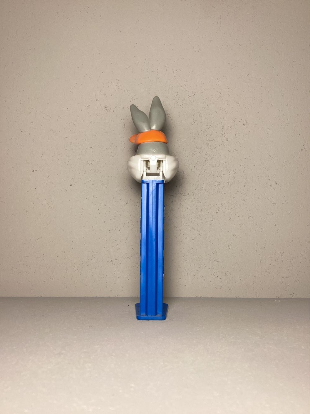 Looney Tunes-Bugs Bunny with Cap - Looney Tunes European Football pez collectible - Main Image 3