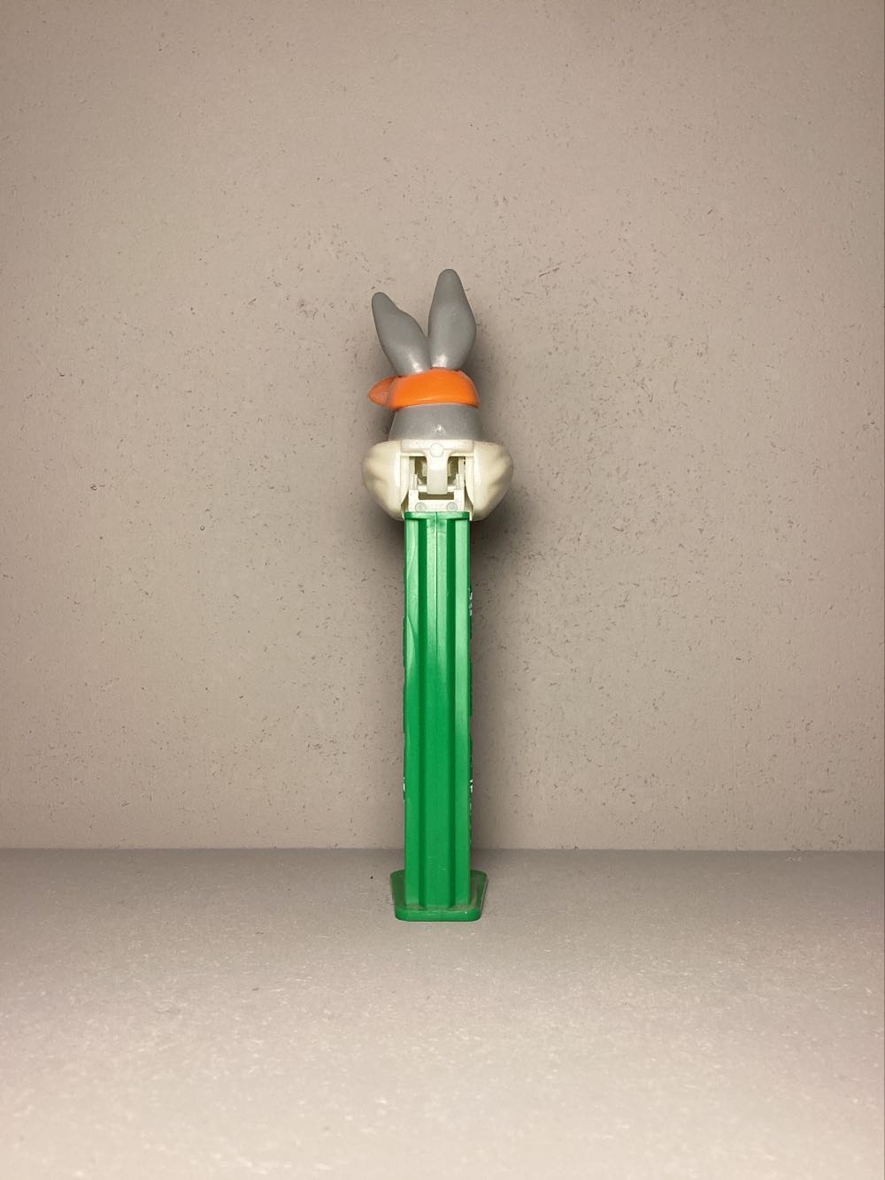Looney Tunes-Bugs Bunny with Cap - Looney Tunes European Football pez collectible - Main Image 3