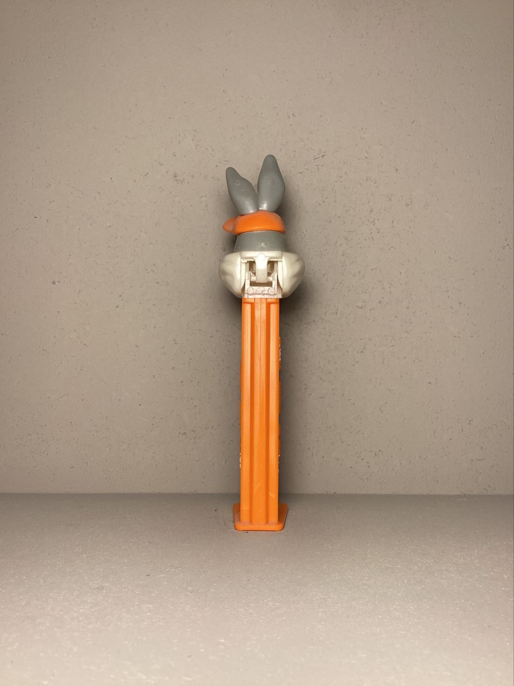 Looney Tunes-Bugs Bunny with Cap - Looney Tunes European Football pez collectible - Main Image 3