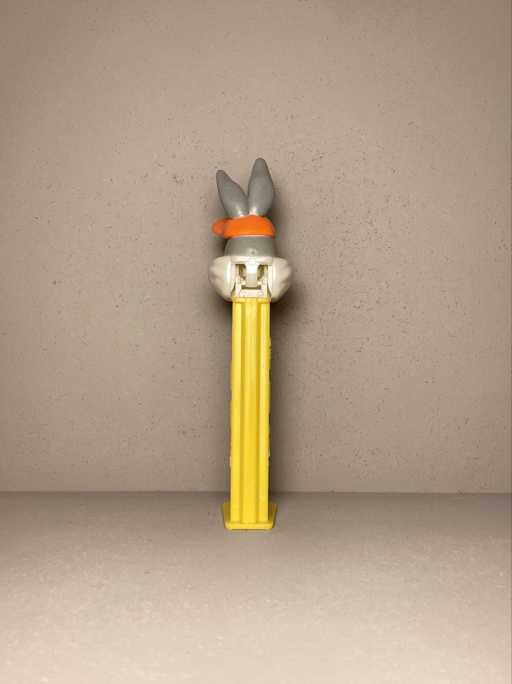 Looney Tunes-Bugs Bunny with Cap - Looney Tunes European Football pez collectible - Main Image 3
