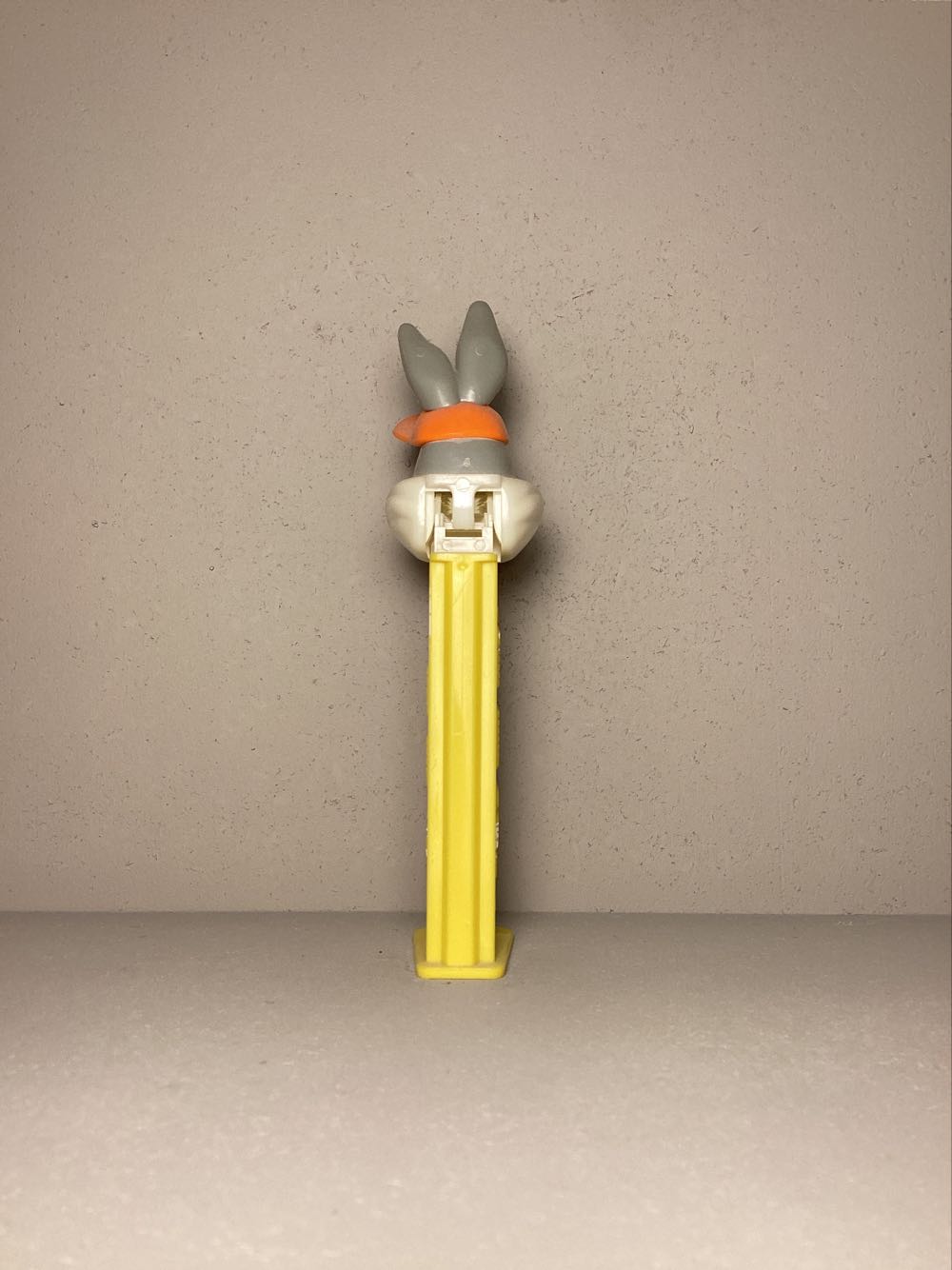 Looney Tunes-Bugs Bunny with Cap - Looney Tunes European Football pez collectible - Main Image 3