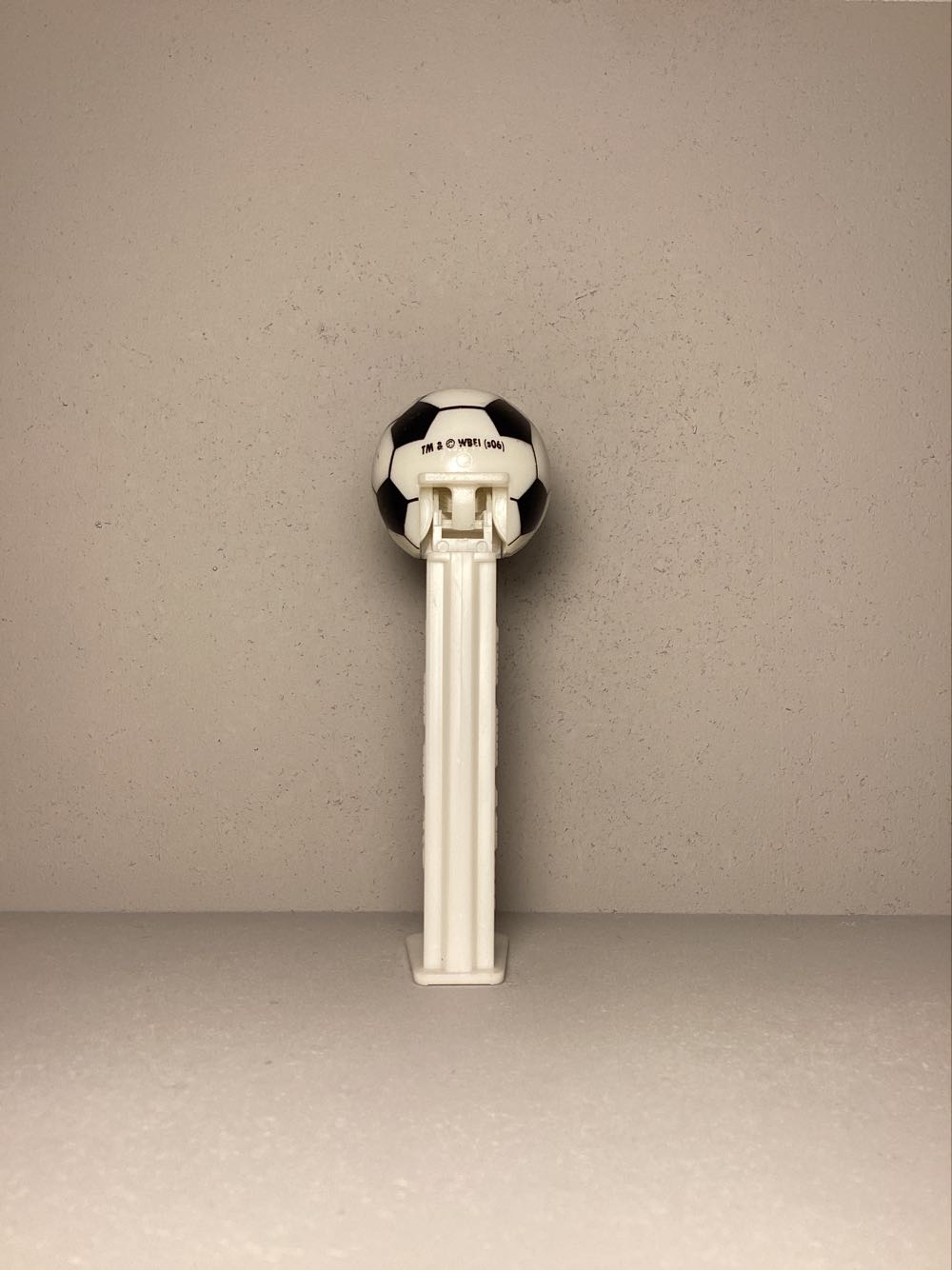 Looney Tunes “Football” (Soccer Ball) Taz (2006) - Looney Tunes European Football pez collectible - Main Image 3