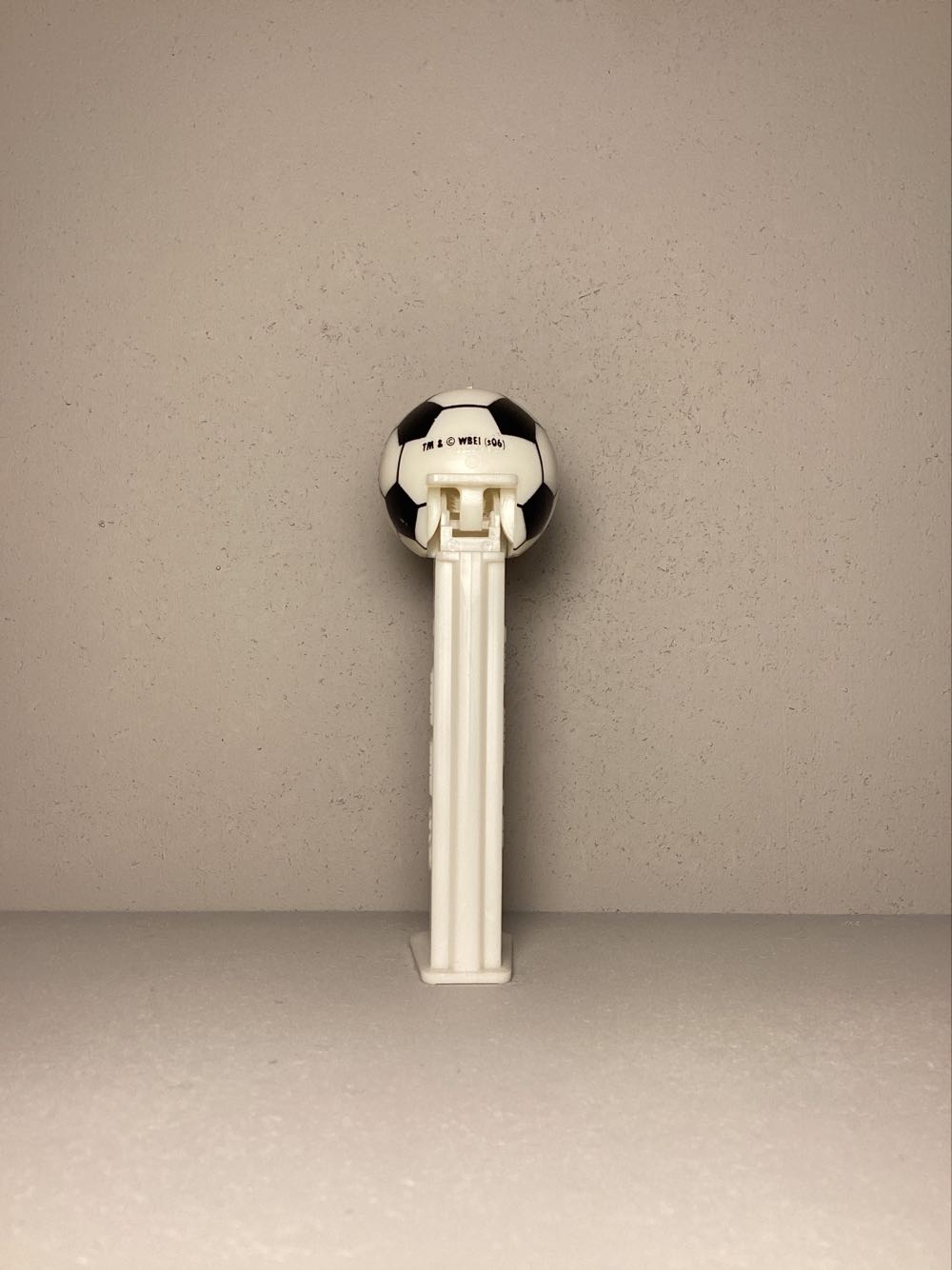 Looney Tunes “Football” (Soccer Ball) Tweety (2006) - Looney Tunes European Football pez collectible - Main Image 3