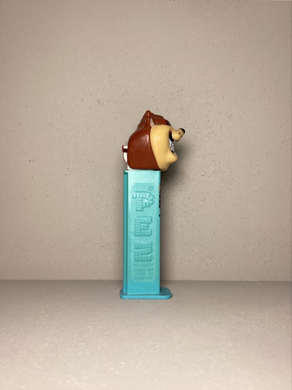 Looney Tunes-Taz Devil (2006) - Looney Tunes European Football pez collectible - Main Image 2