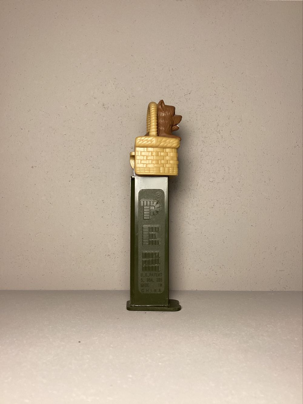 Wizard Of Oz - Toto - WIZARD OF OZ pez collectible - Main Image 2