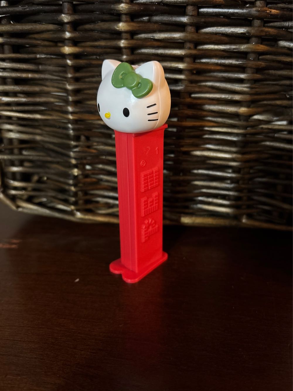Hello Kitty - Hello Kitty Christmas - Christmas pez collectible - Main Image 2