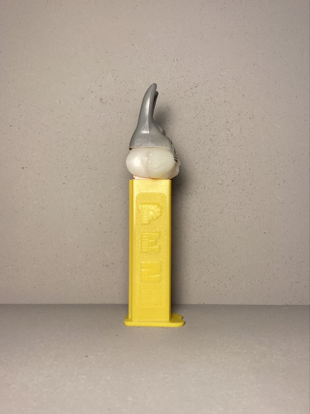 Looney Tunes-Bugs Bunny A - Looney Toons pez collectible - Main Image 2