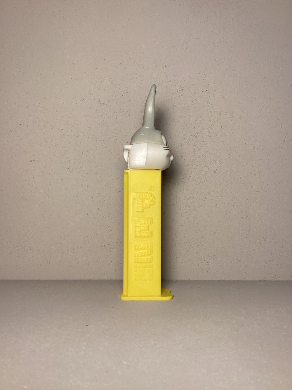 Looney Tunes-Bugs Bunny A - Looney Toons pez collectible - Main Image 2