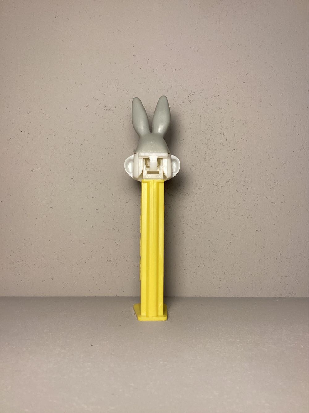 Looney Tunes-Bugs Bunny A - Looney Toons pez collectible - Main Image 3
