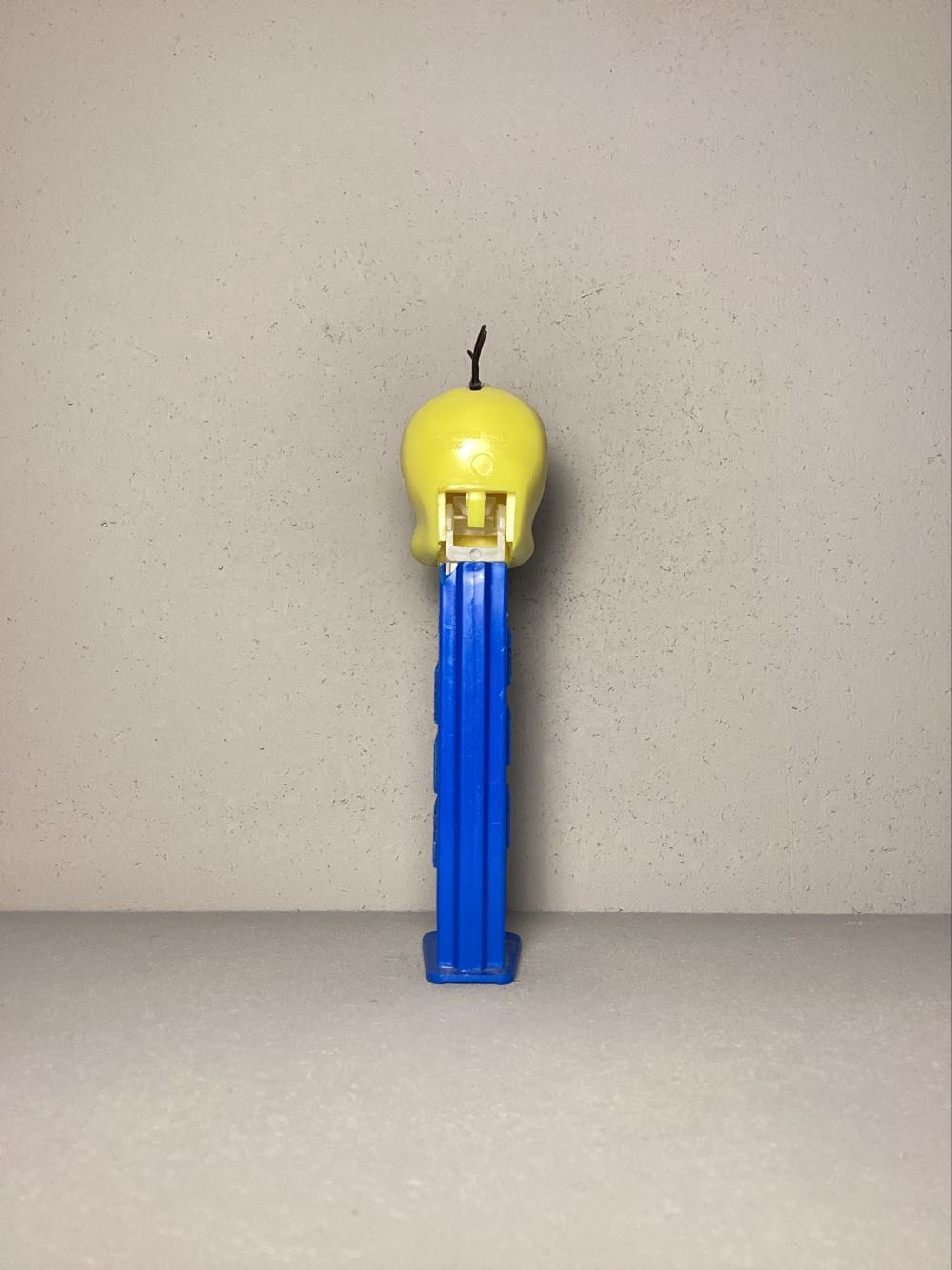 Looney Tunes -Tweety Bird A Black Pupils - Looney Toons pez collectible - Main Image 3