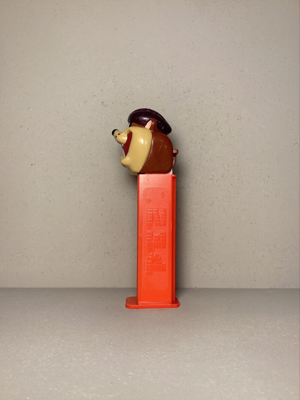 Cool-Looney Tunes - Cycling Taz with Brown Helmet - Cool Looney Toons pez collectible - Main Image 4