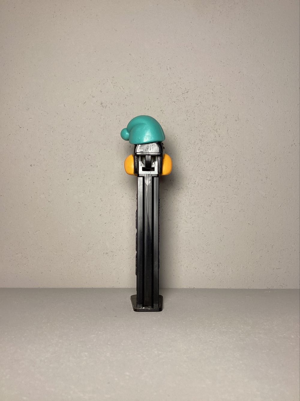 Cool-Looney Tunes - Sleepy Daffy With Night Cap - Cool Looney Toons pez collectible - Main Image 3