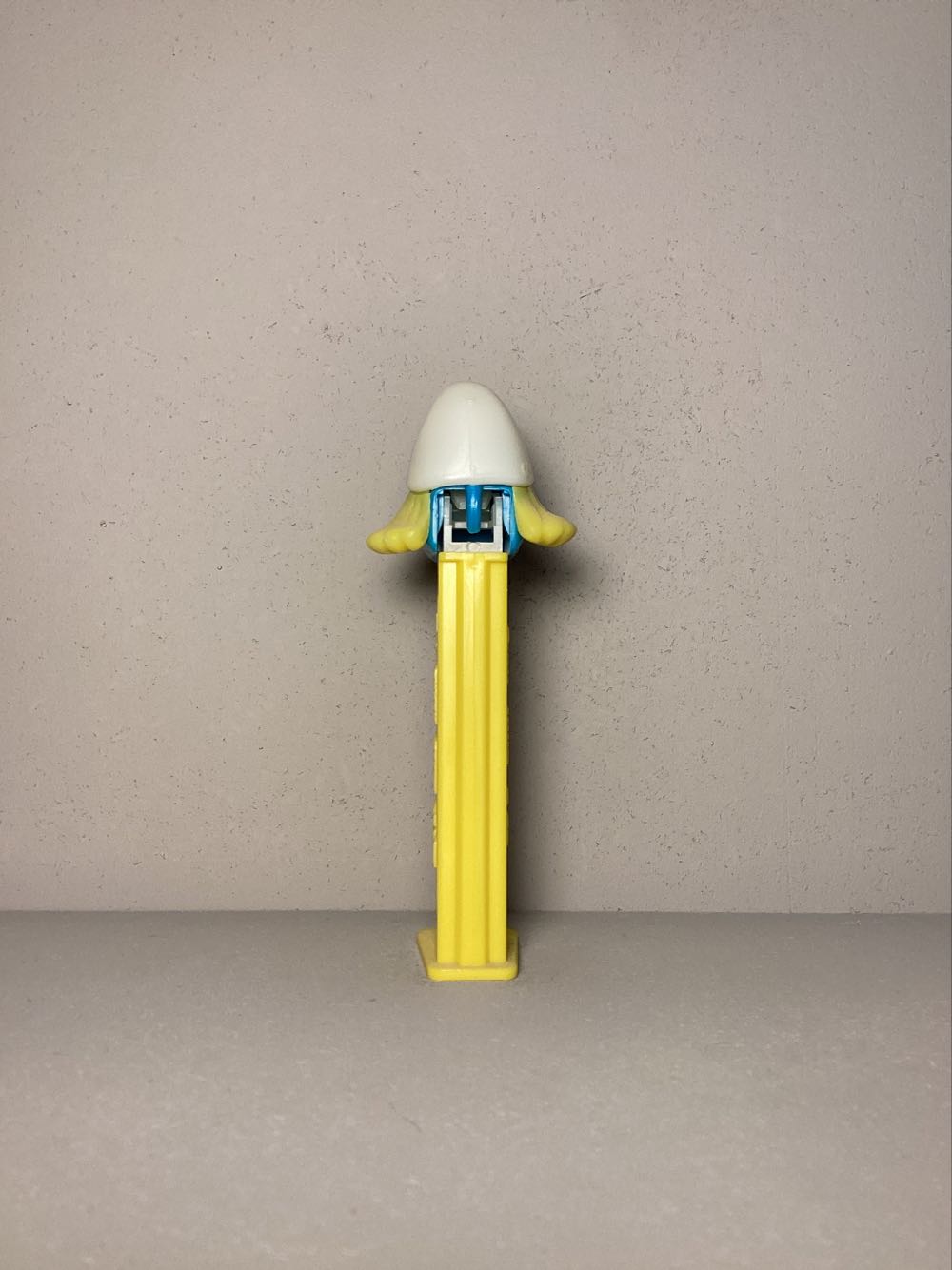 Smurfs: Smurfette A - Smurfs pez collectible - Main Image 3