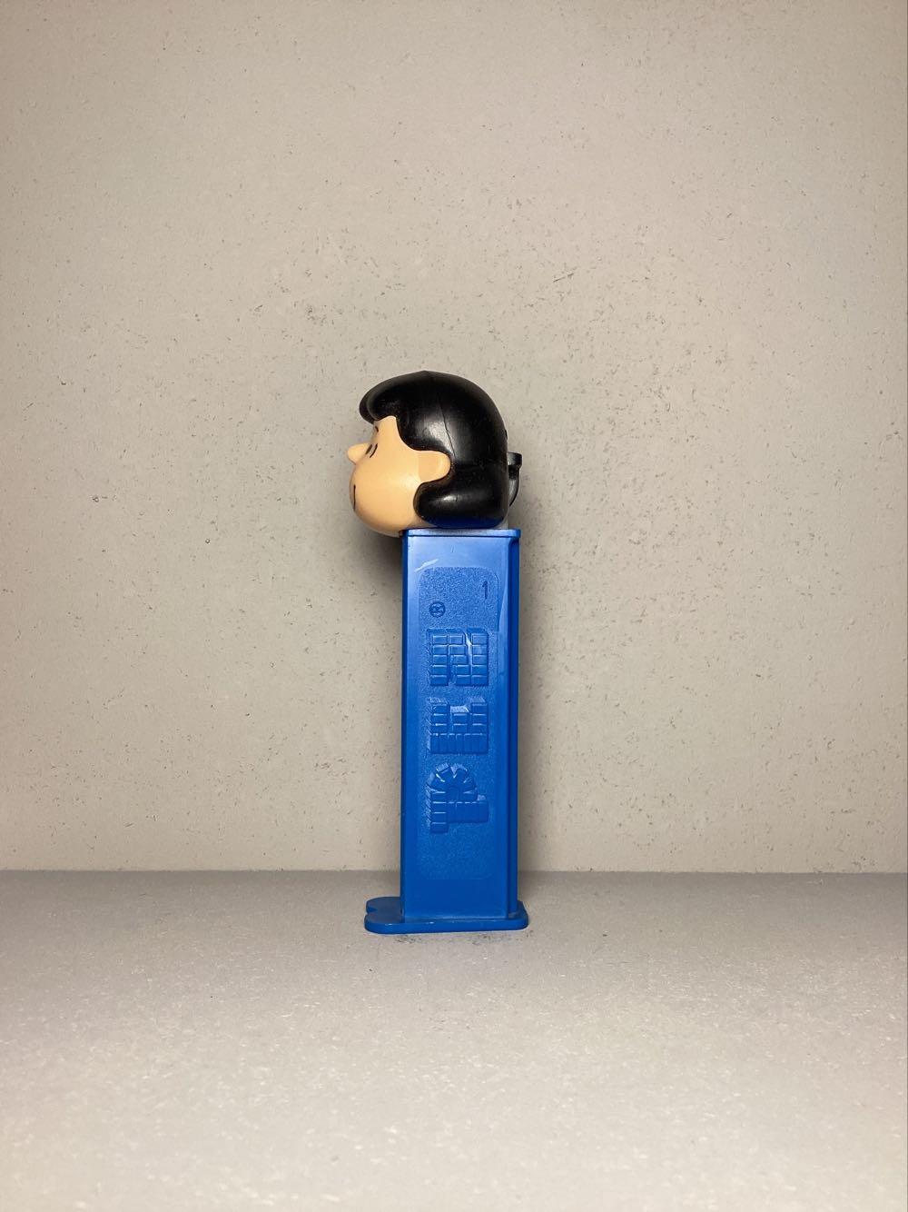 Peanuts - Lucy B - PEANUTS pez collectible - Main Image 3