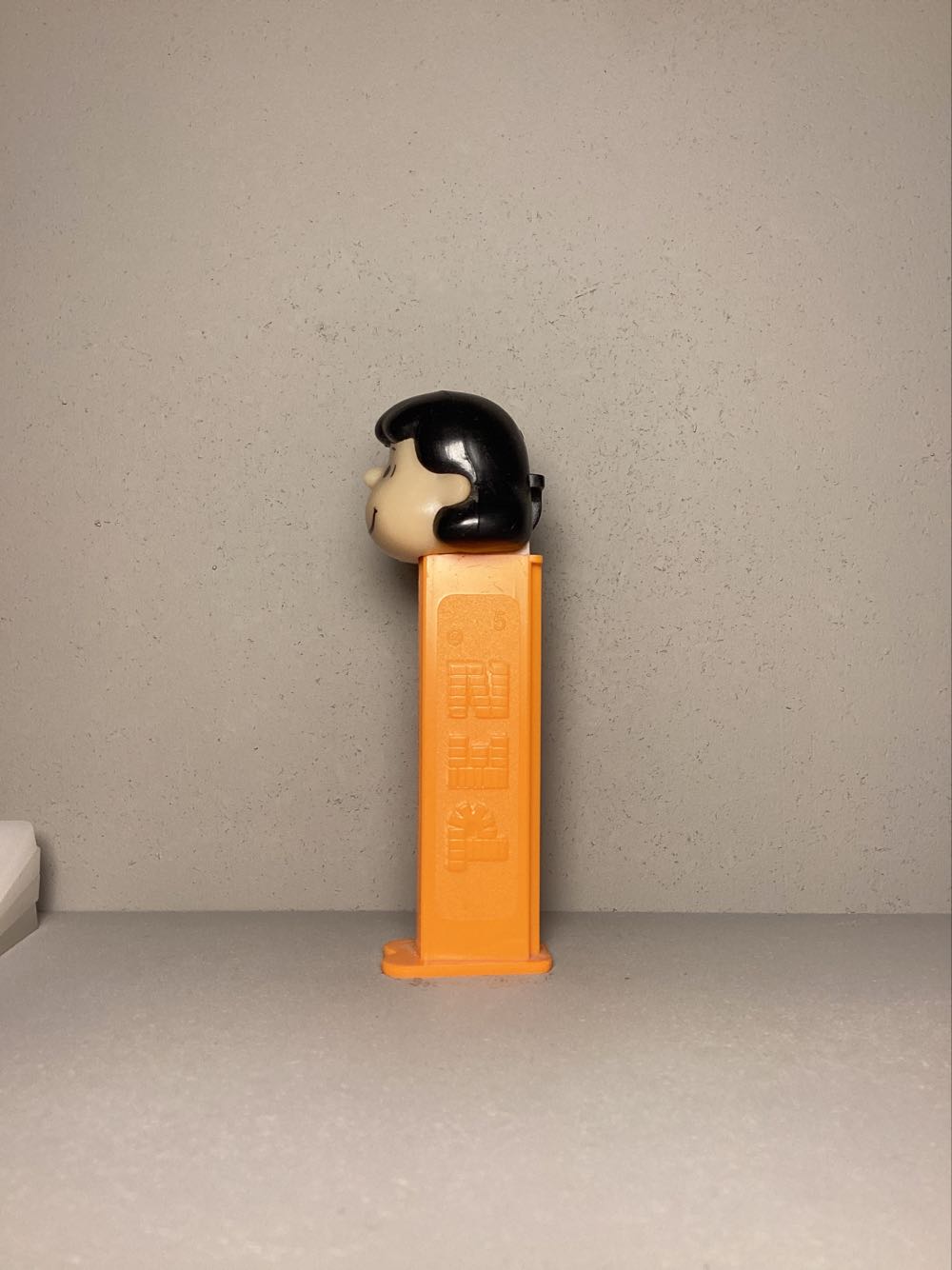 Peanuts - Lucy B - PEANUTS pez collectible - Main Image 4
