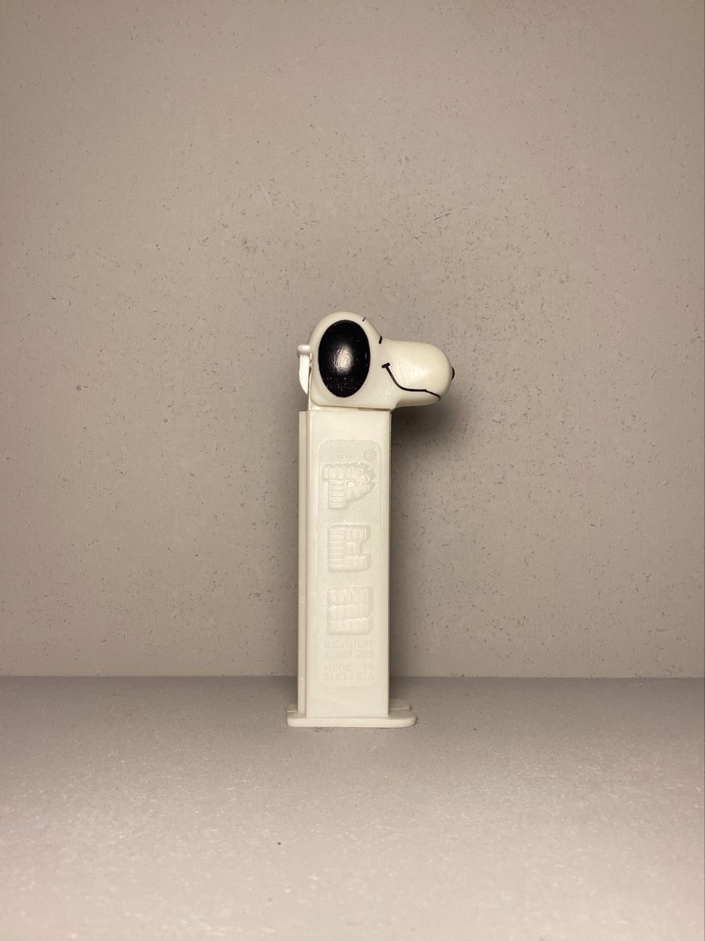 Peanuts - Snoopy A - PEANUTS pez collectible - Main Image 2