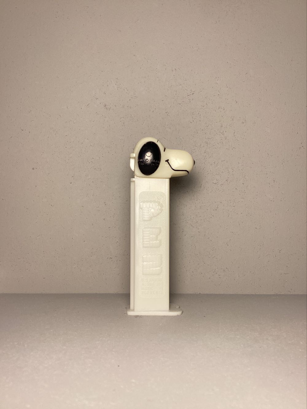 Peanuts - Snoopy A - PEANUTS pez collectible - Main Image 2