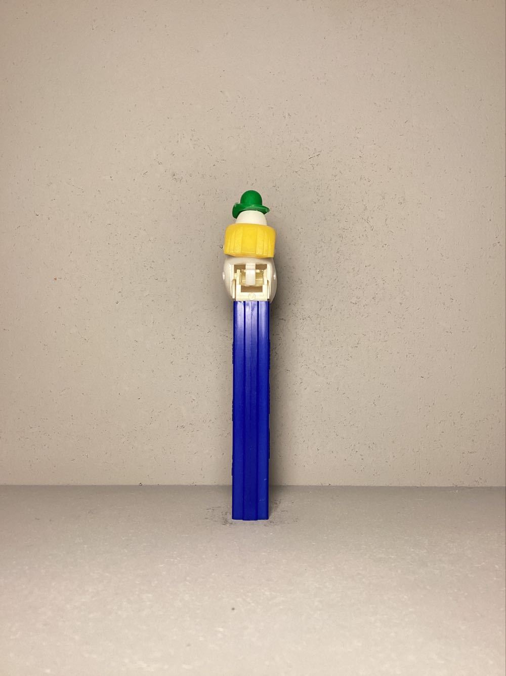 Circus- Clown with Chin, Long Face - Circus pez collectible - Main Image 3