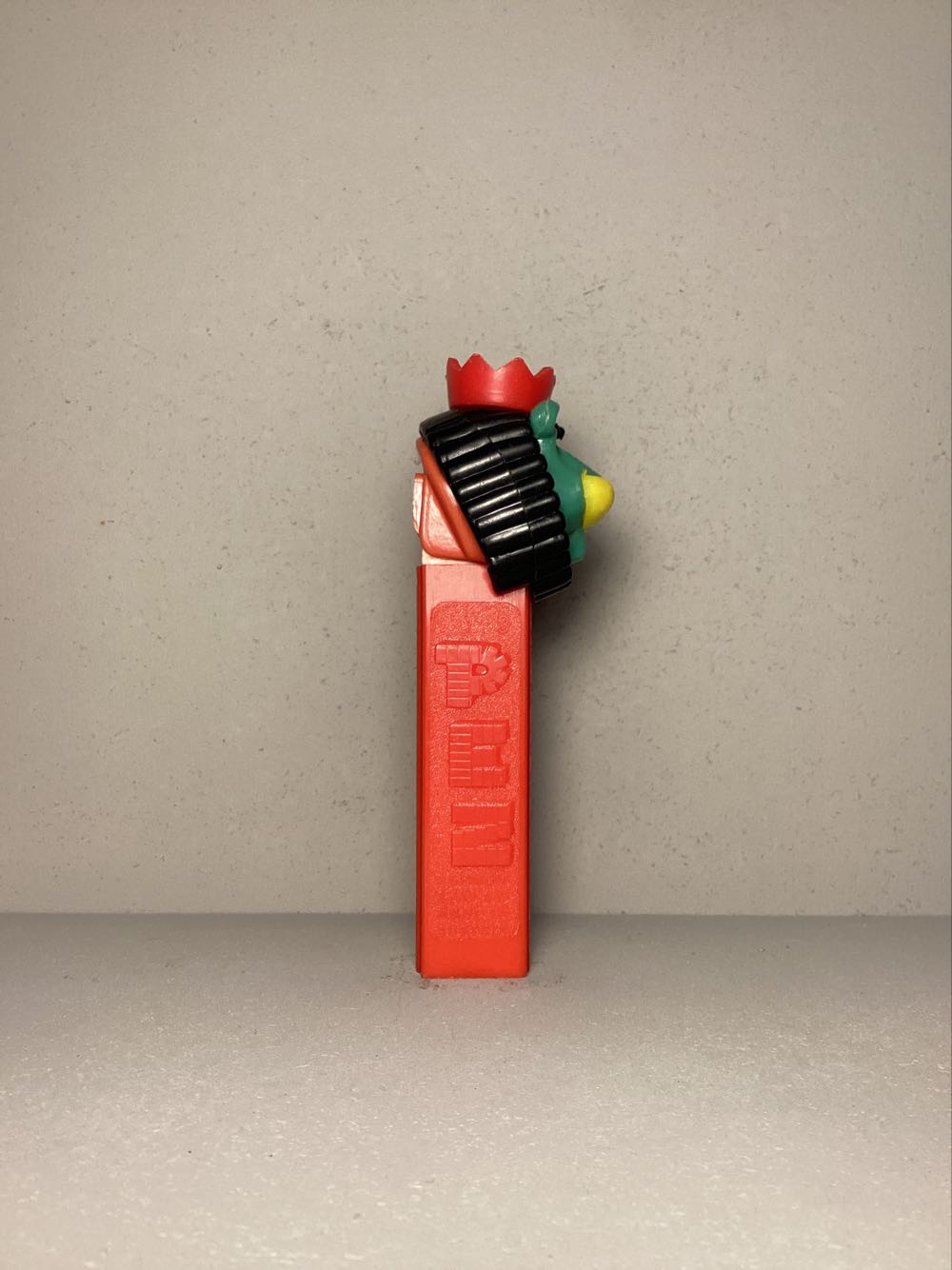 Circus- Lion with Crown (Roar the Lion) - Circus pez collectible - Main Image 2