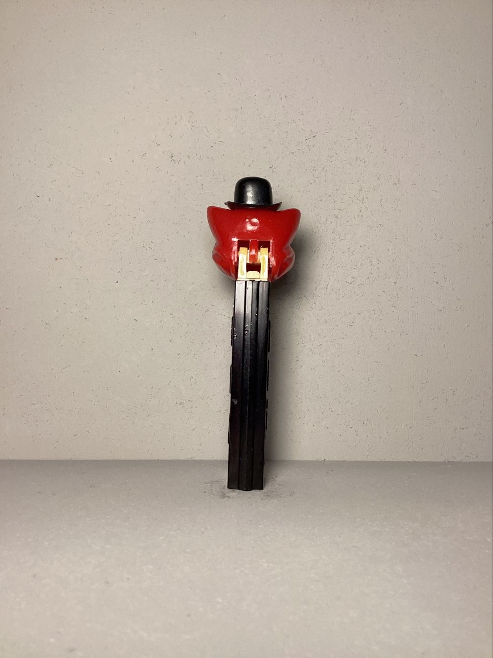 Kooky Zoo- Cat With Derby - Kooky Zoo pez collectible - Main Image 3