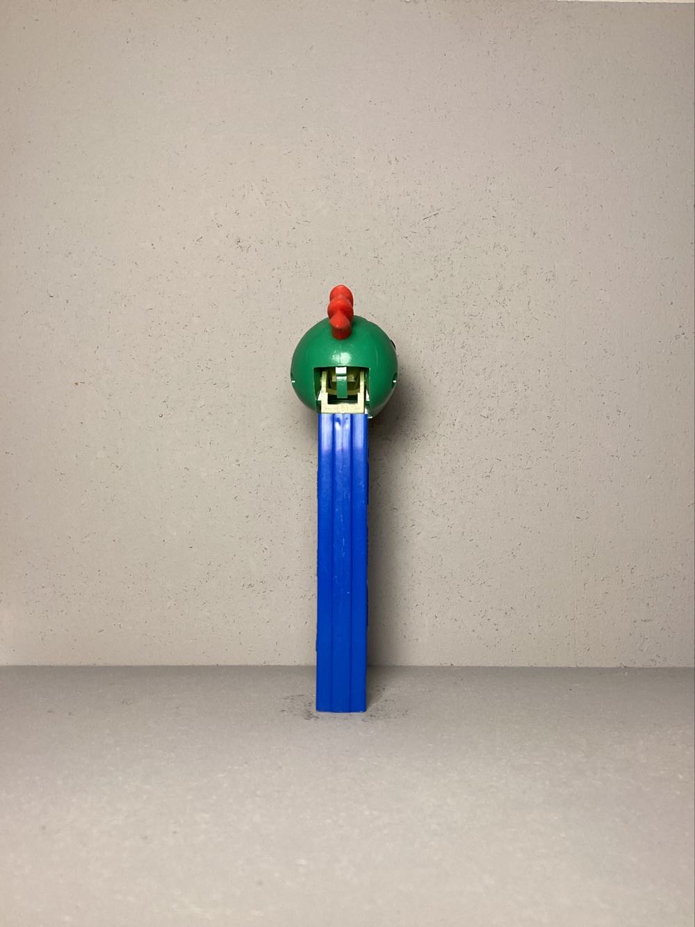 Kooky Zoo- Cockatoo - Kooky Zoo pez collectible - Main Image 3