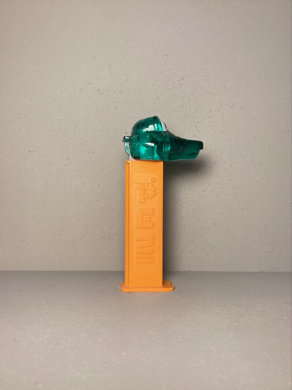 Kooky Zoo- Crocodile B - Kooky Zoo pez collectible - Main Image 2