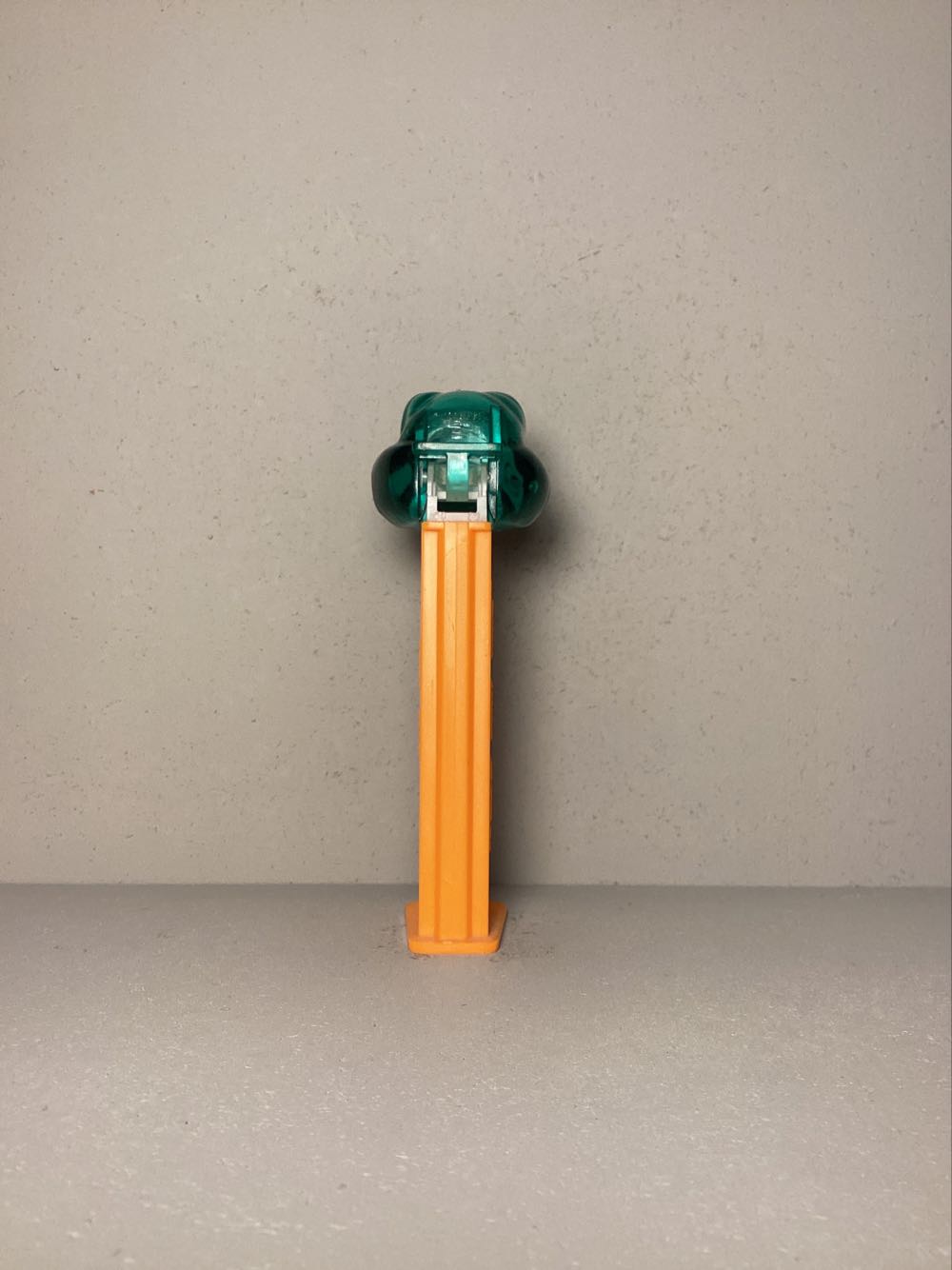 Kooky Zoo- Crocodile B - Kooky Zoo pez collectible - Main Image 3