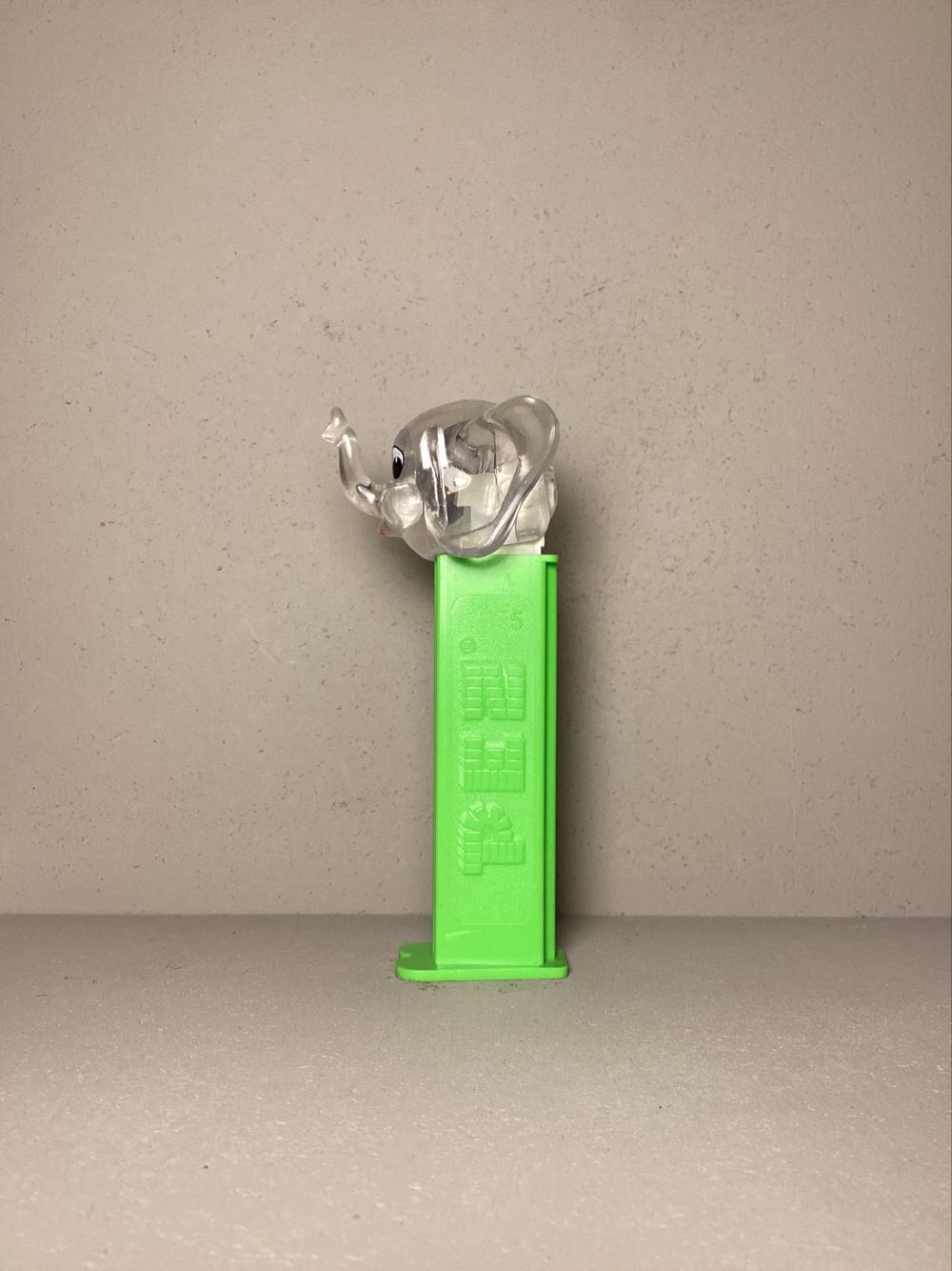 Kooky Zoo - Elephant  - Kooky Zoo pez collectible - Main Image 4