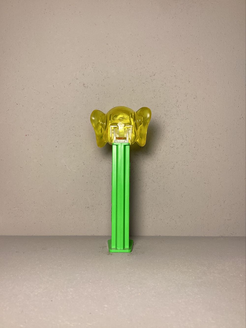 Kooky Zoo - Elephant  - Kooky Zoo pez collectible - Main Image 3