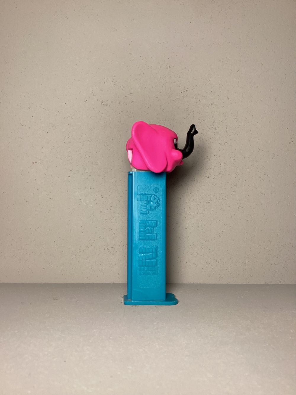 Kooky Zoo - Elephant  - Kooky Zoo pez collectible - Main Image 2