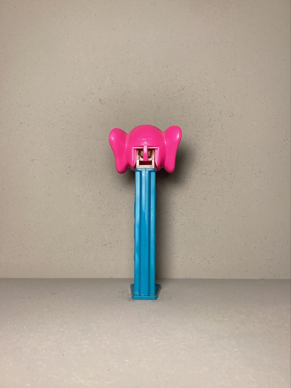 Kooky Zoo - Elephant  - Kooky Zoo pez collectible - Main Image 3