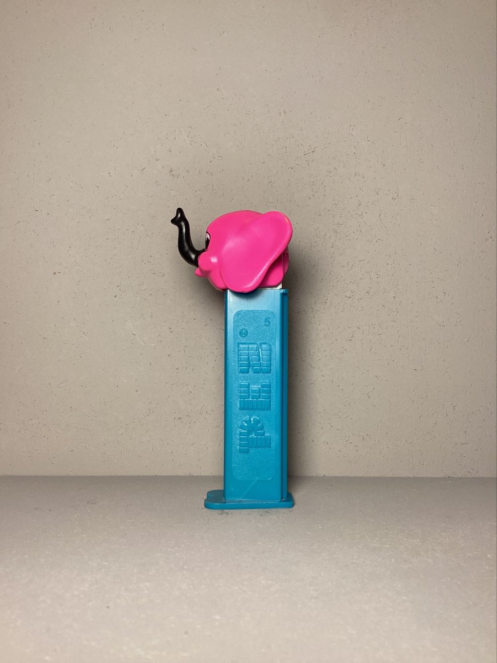 Kooky Zoo - Elephant  - Kooky Zoo pez collectible - Main Image 4