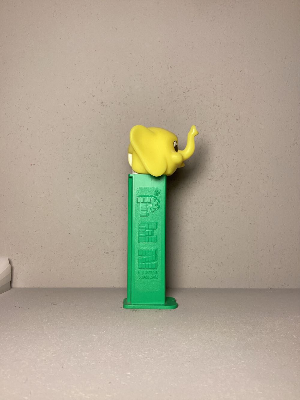 Kooky Zoo Elephant Remake - Kooky Zoo pez collectible - Main Image 2